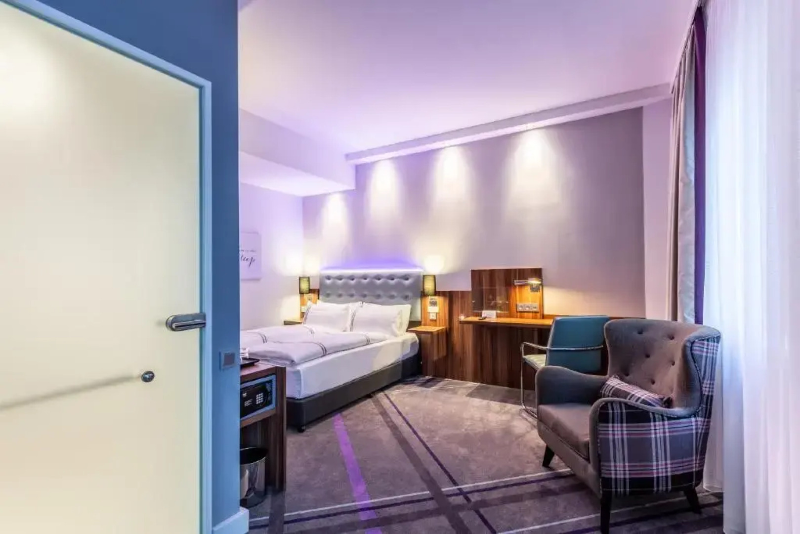 Отель Premier Inn Duesseldorf City Centre