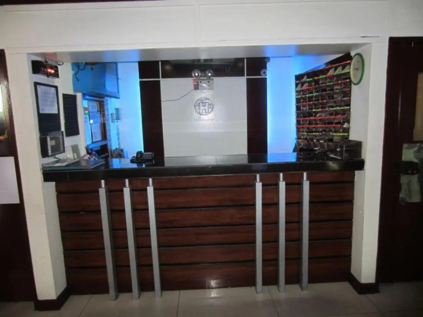 Halina Drive Inn Hotels - Sta Mesa