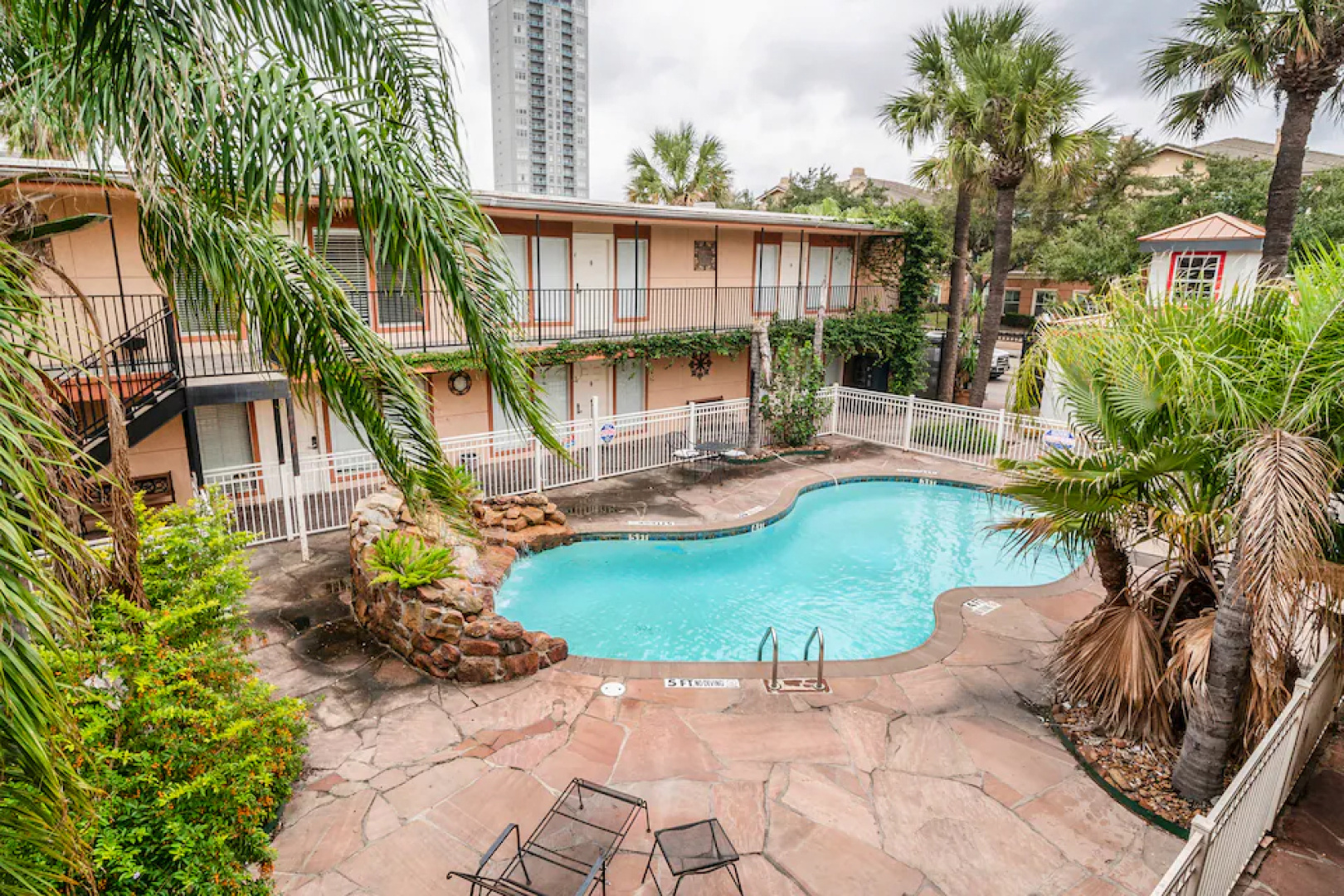 Galleria Garden Hotel