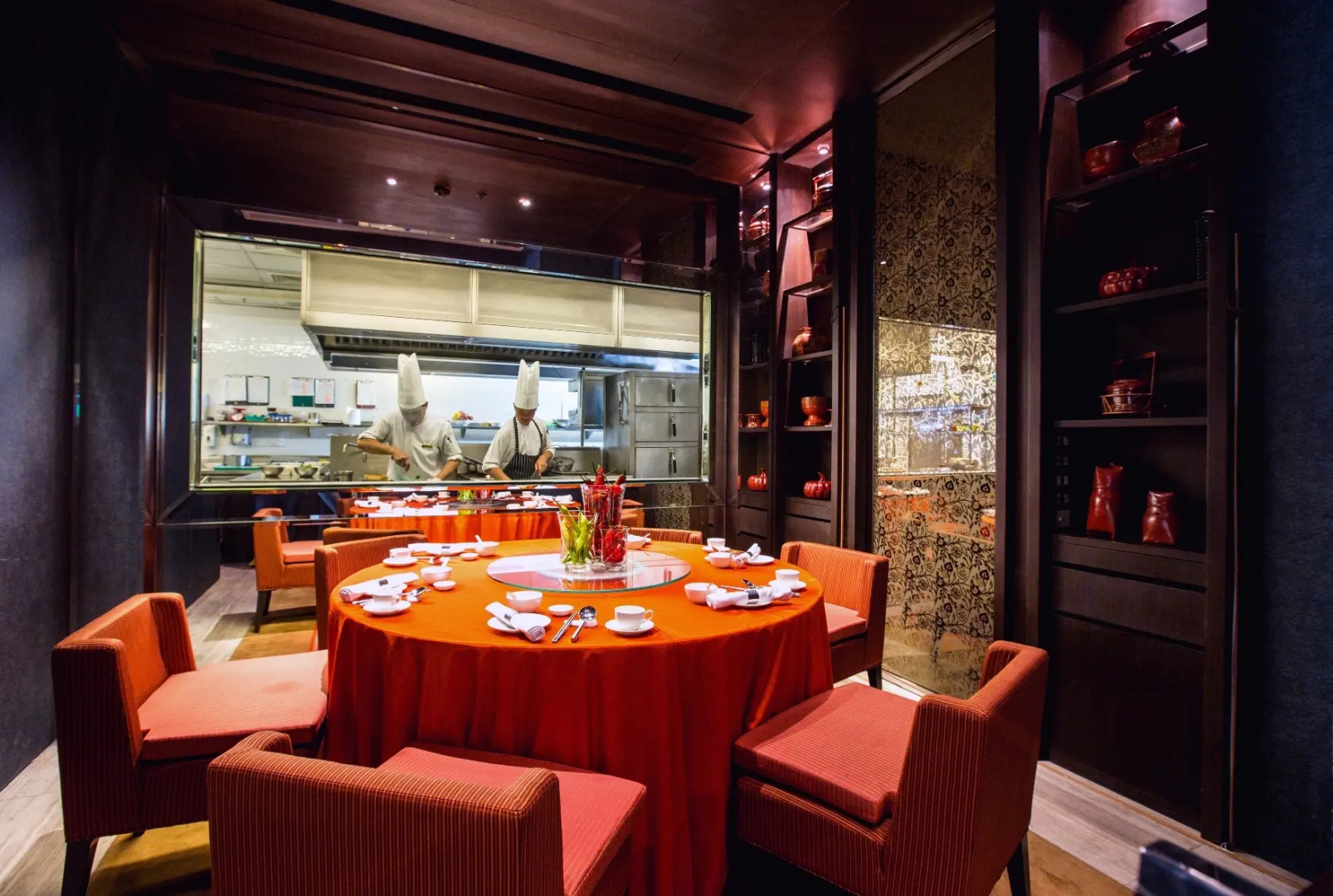 Hotel & Suites Shangri-La