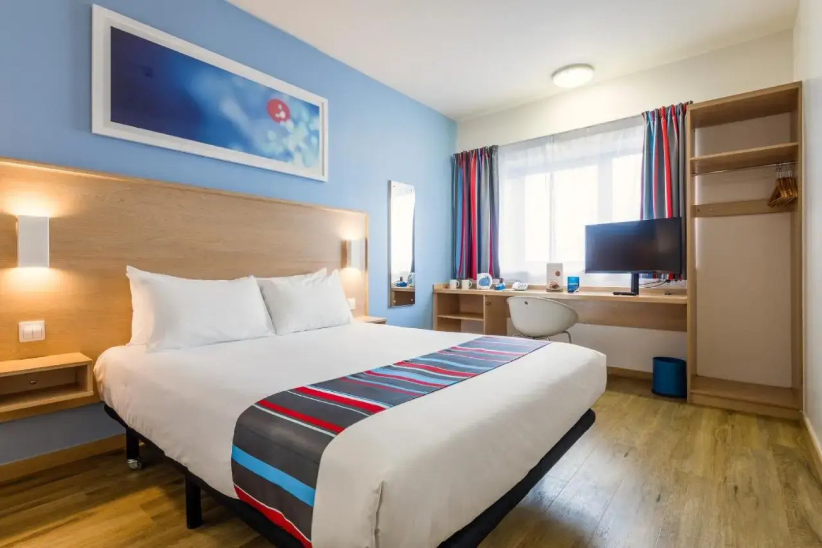 Отель Travelodge Barcelona Fira