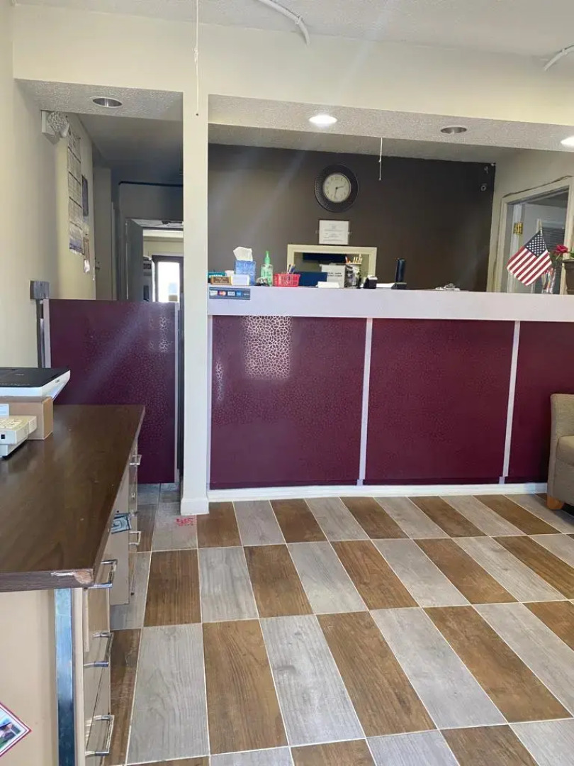 Country Club Inn & Suites