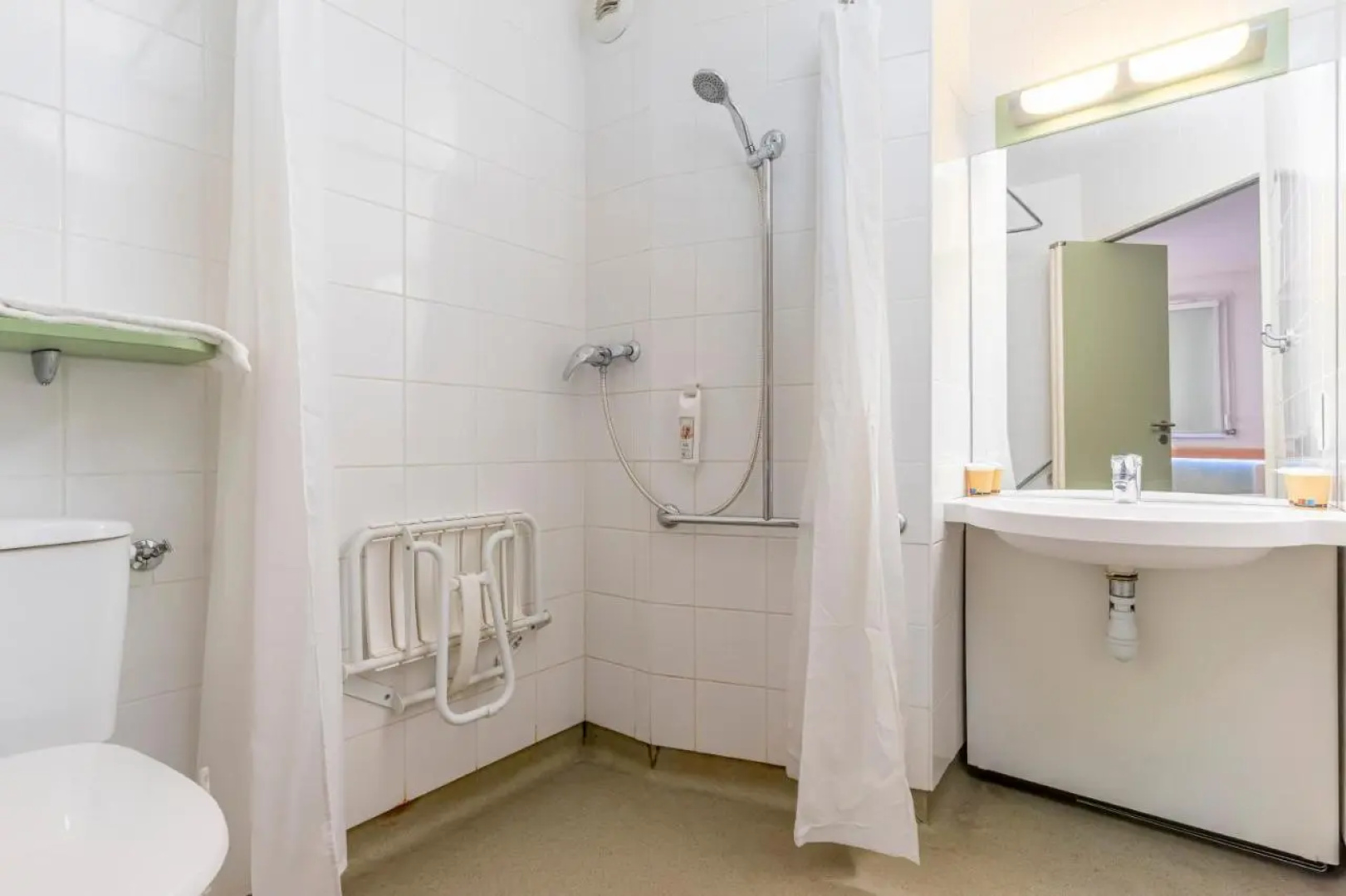 B&B HOTEL Aix-en-Provence Meyreuil Sainte-Victoire