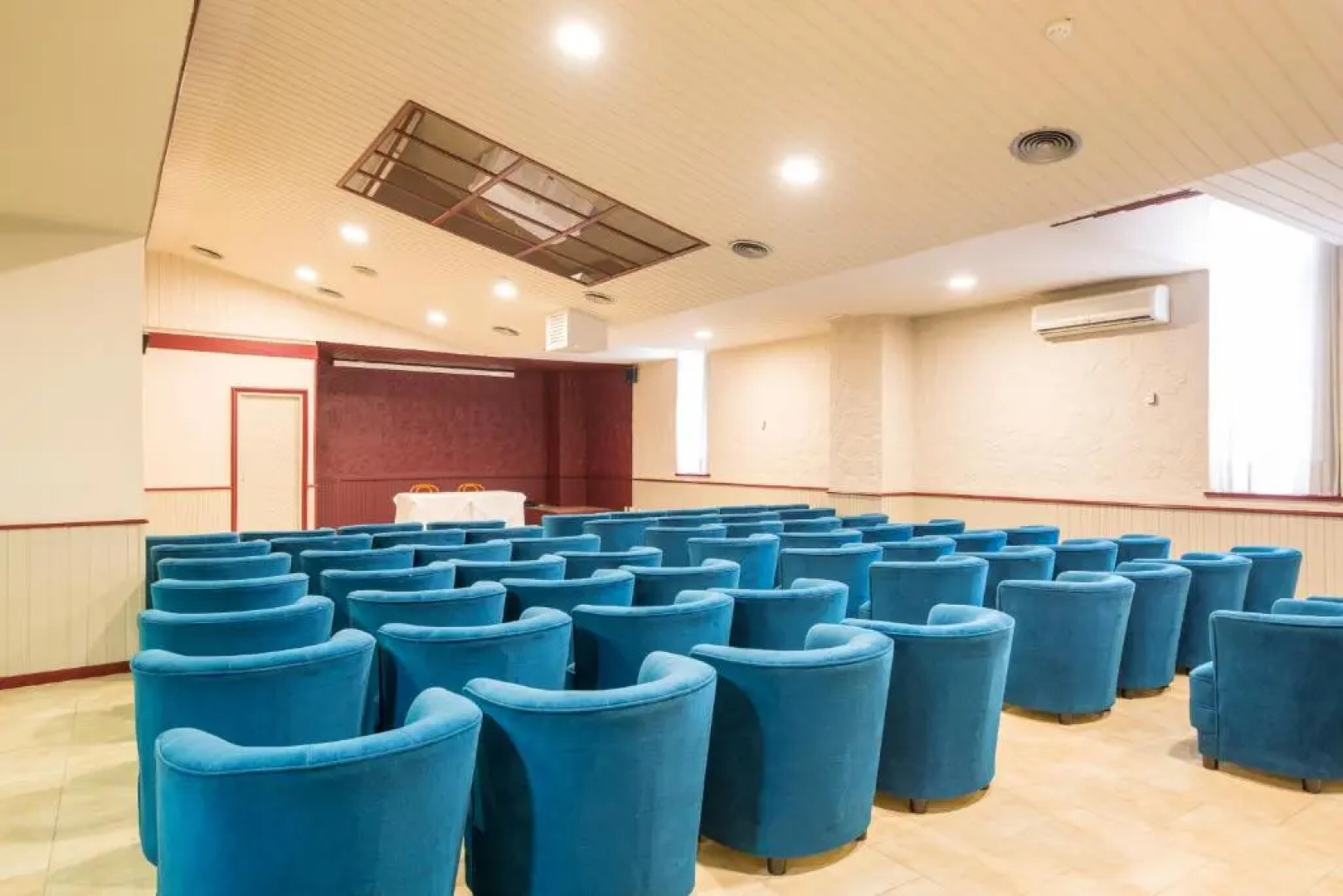 Отель Las Palmeras Affiliated by FERGUS 