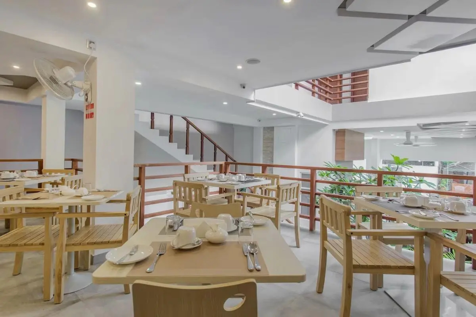 Отель Kuredhi Beach Inn