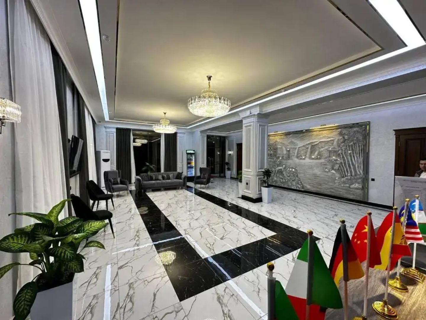Royal Plaza