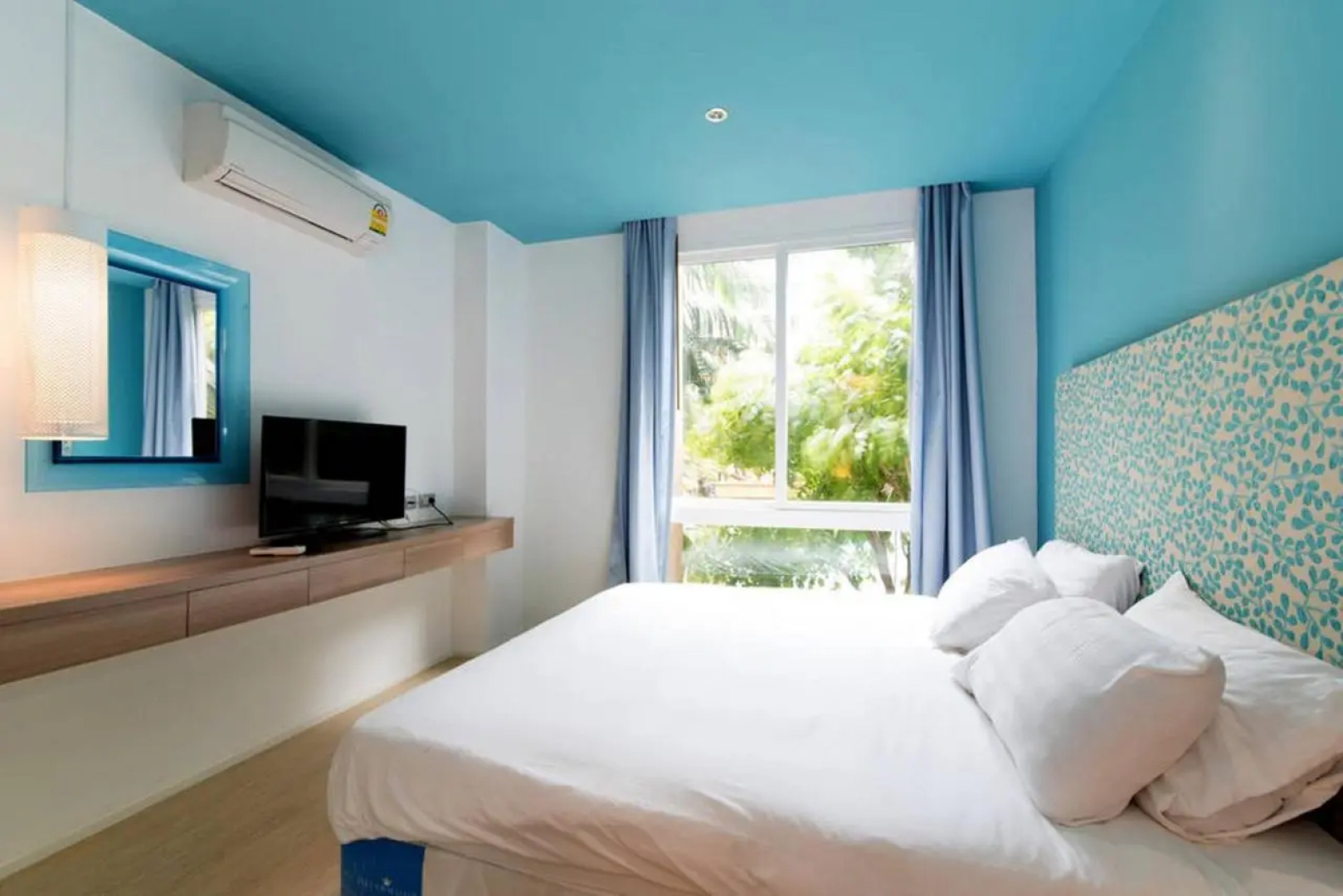 Atlantis Condo by Sompong