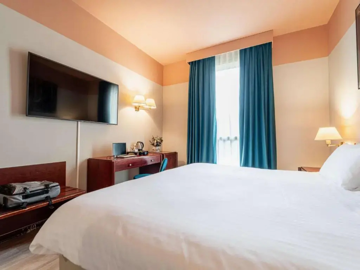 Отель Mercure Bologna Centro