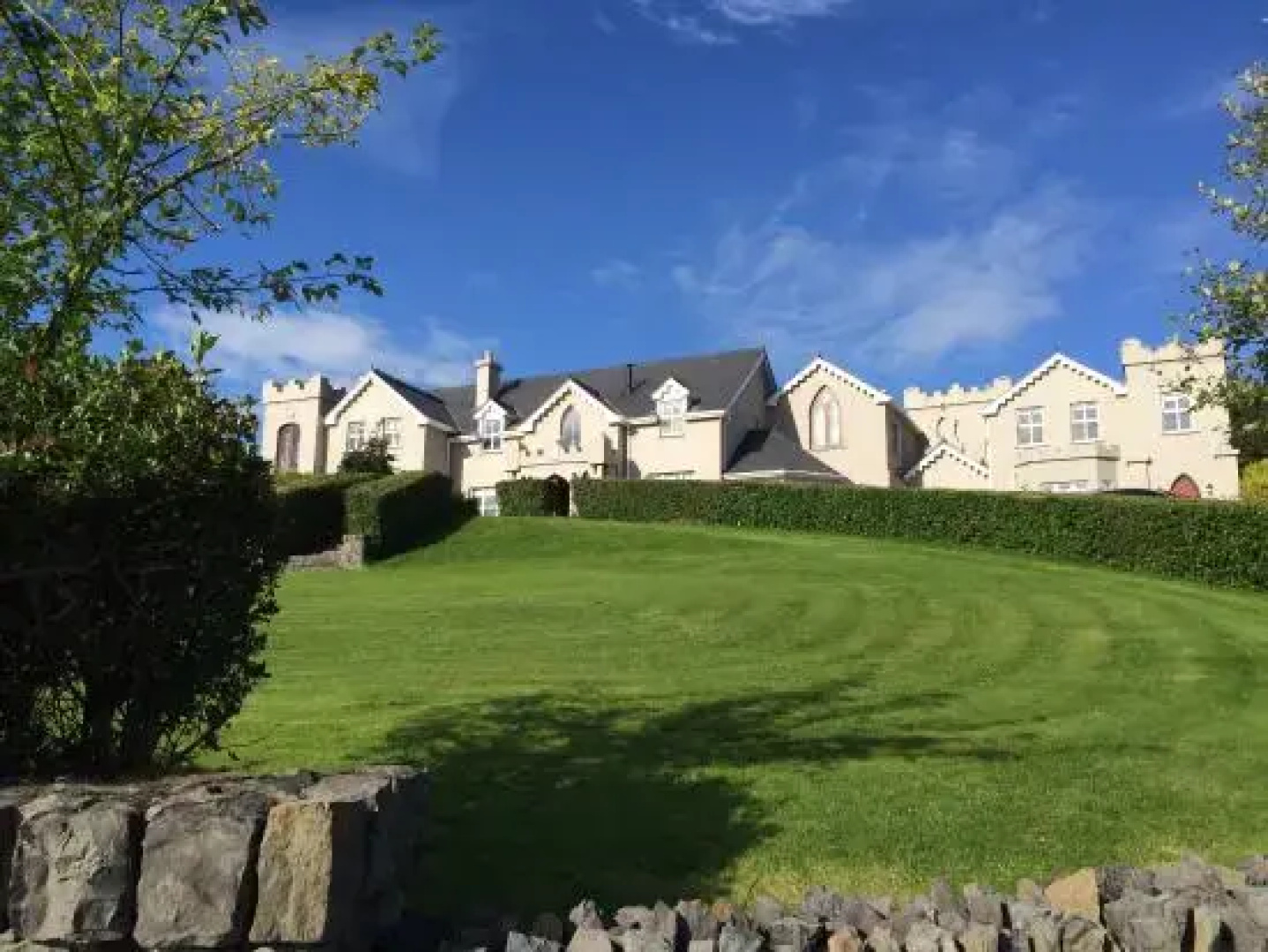 Rossmore Manor