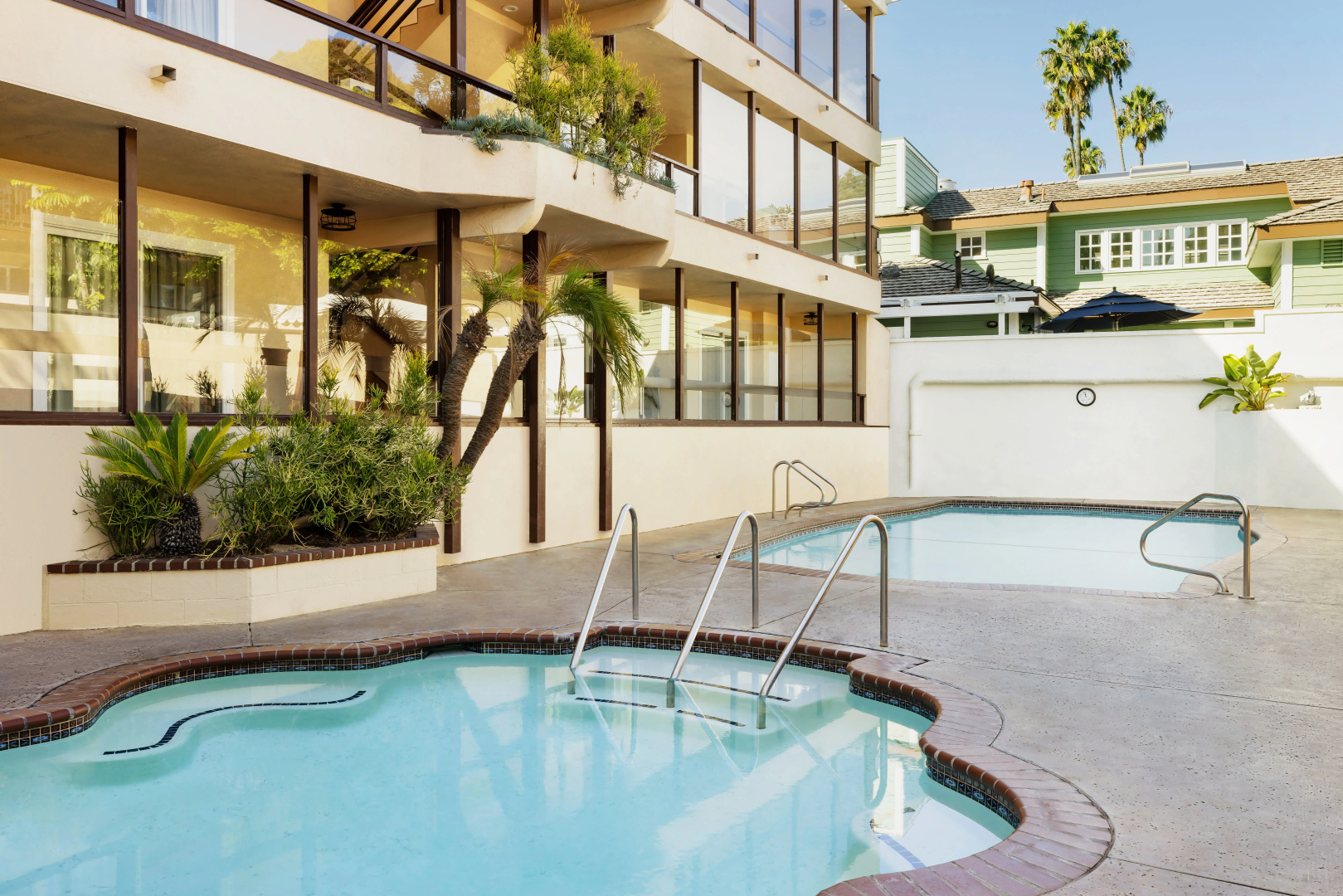 Pacific Edge Hotel