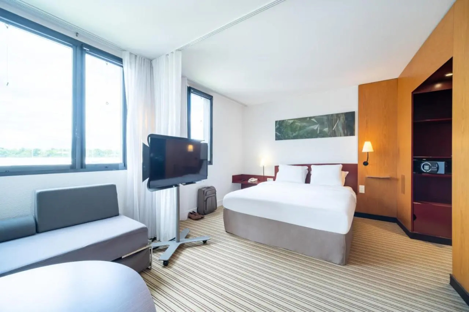 B&B HOTEL Calais Terminal Cité de l'Europe 4 étoiles
