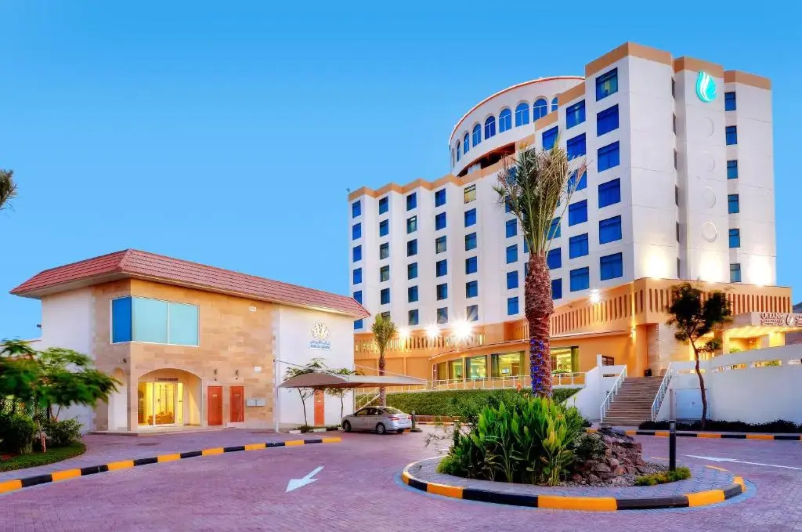 Курортный отель Oceanic Khorfakkan Resort And Spa