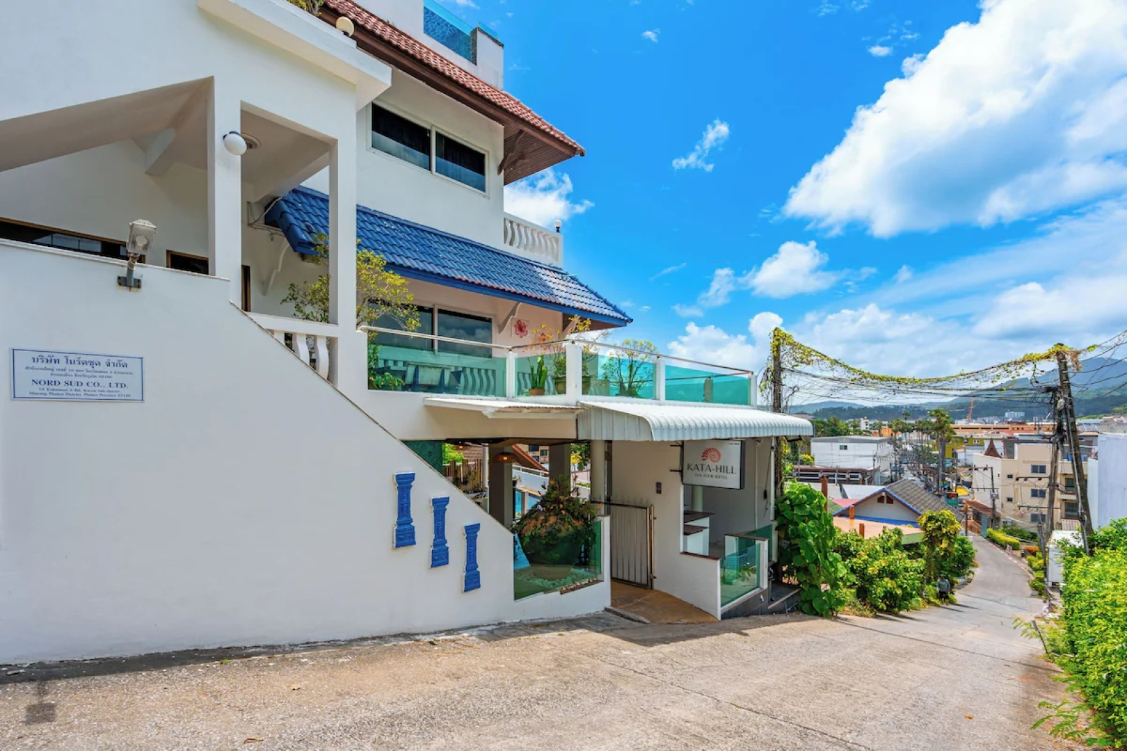 Kata Hill Sea View Hotel