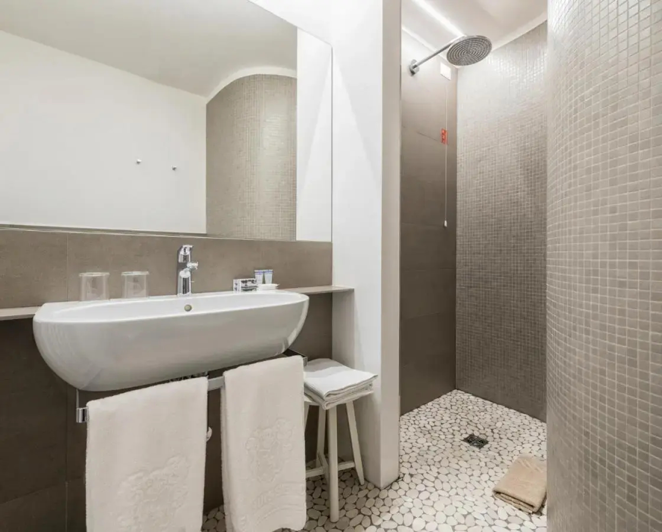 Отель Metropole Suisse