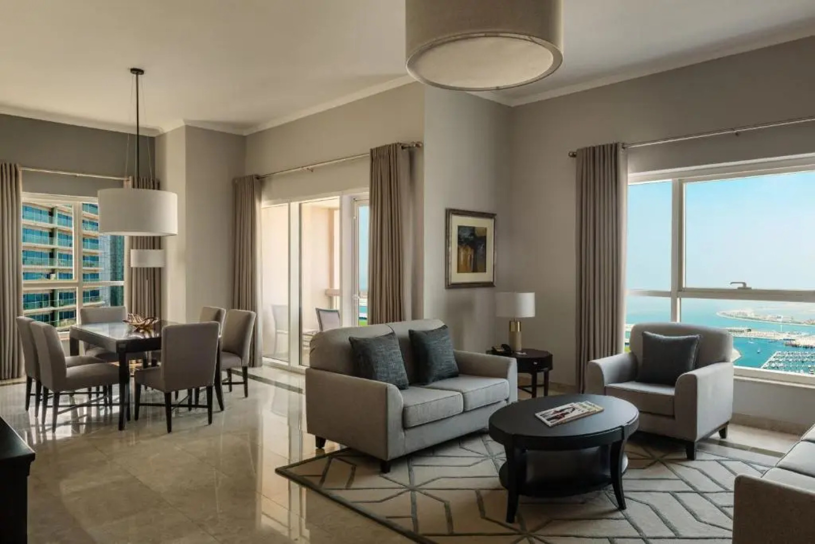 Dubai Marriott Harbour Hotel & Suites