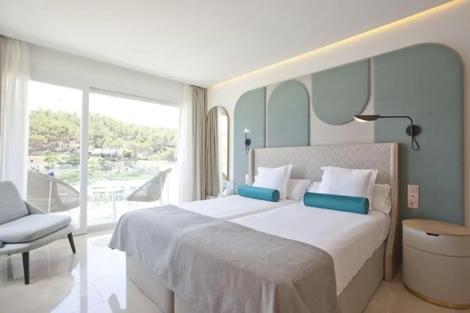 Отель Grupotel Molins