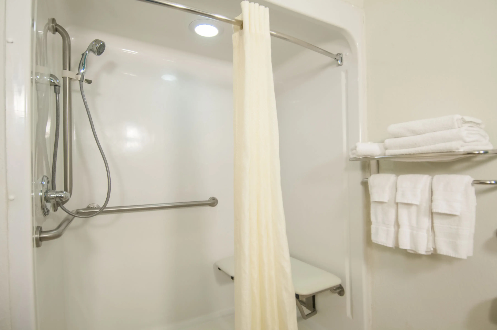 Best Western Plus Blue Angel Inn