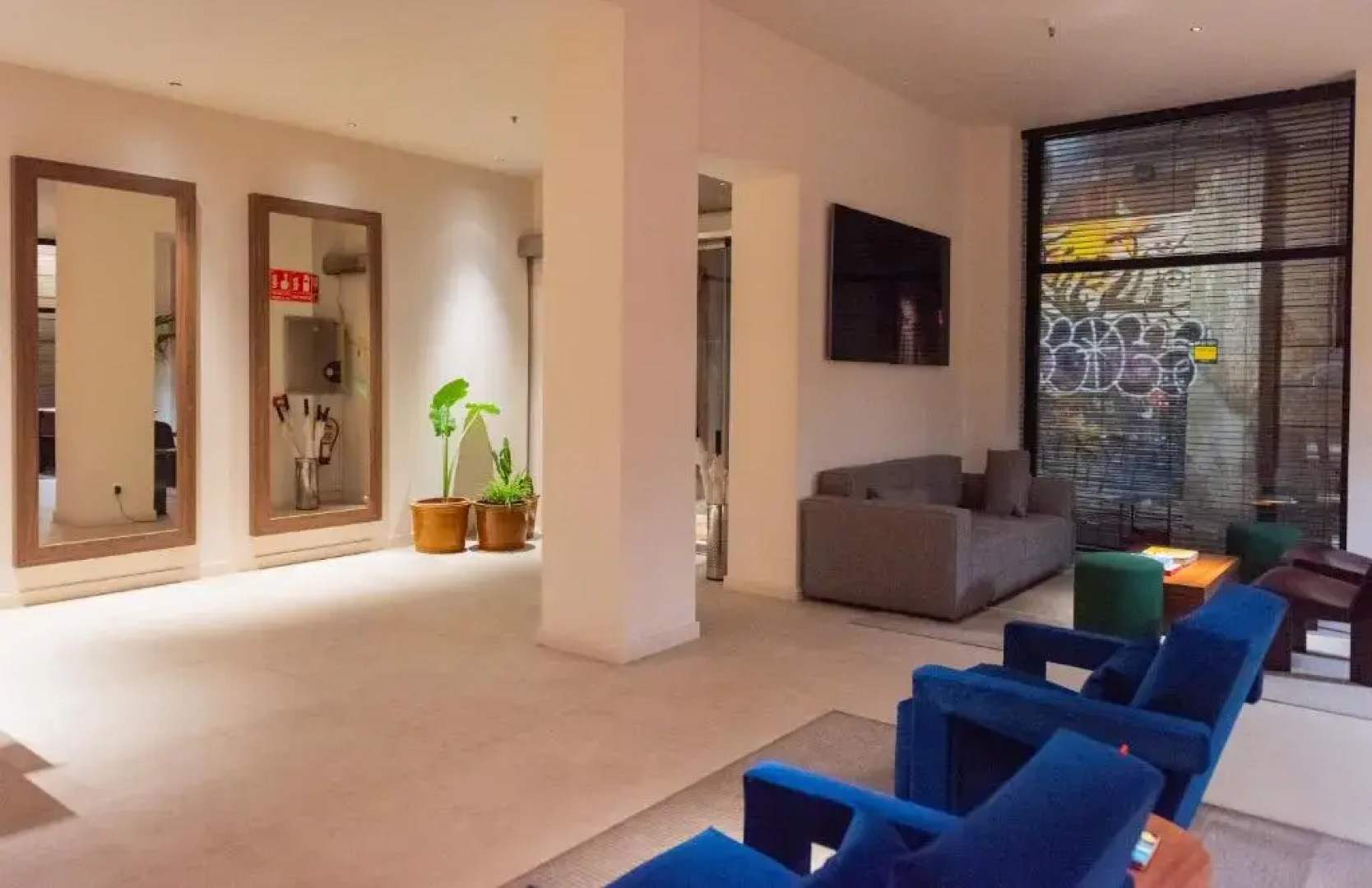 Отель California