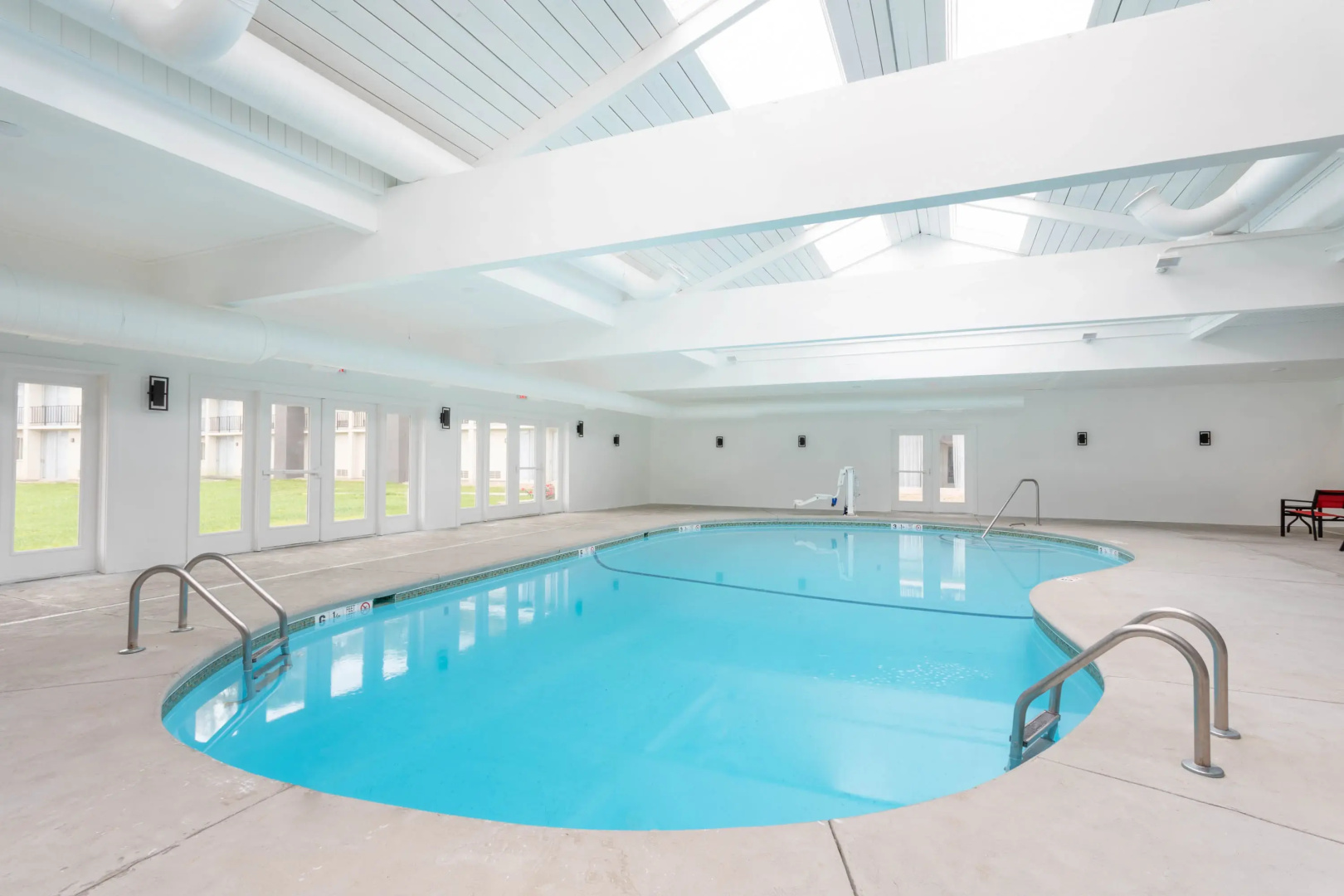 Ramada by Wyndham Hartford North / Bradley Airport