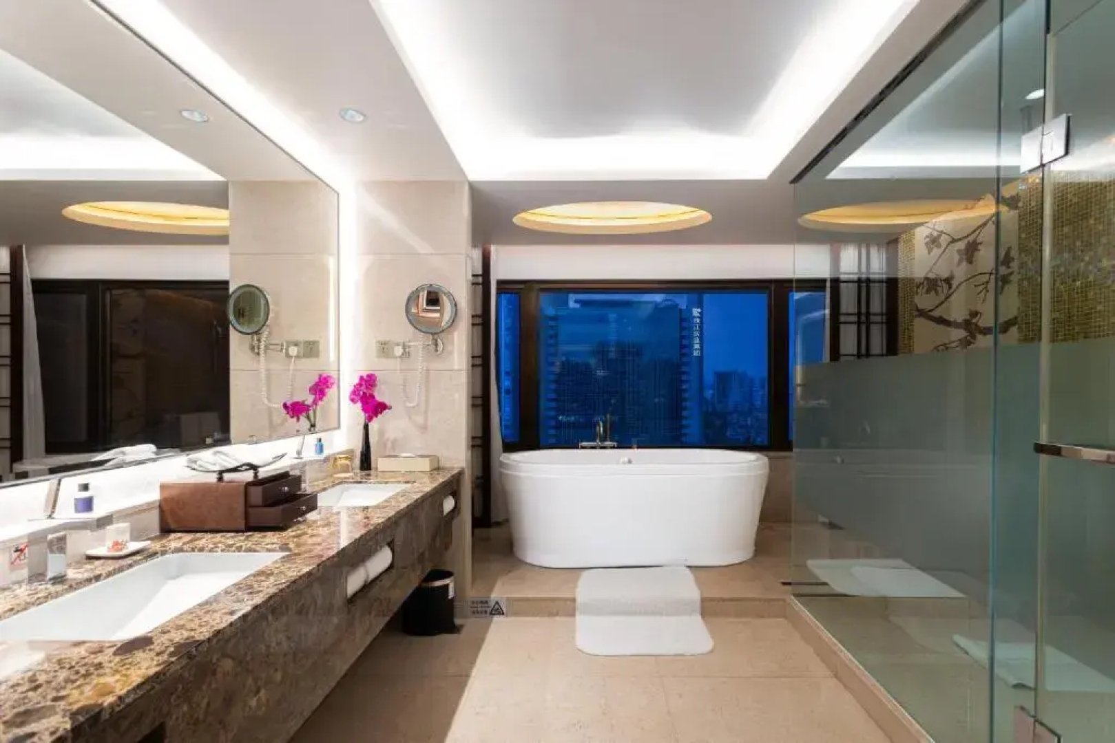 Отель The Garden Hotel Guangzhou