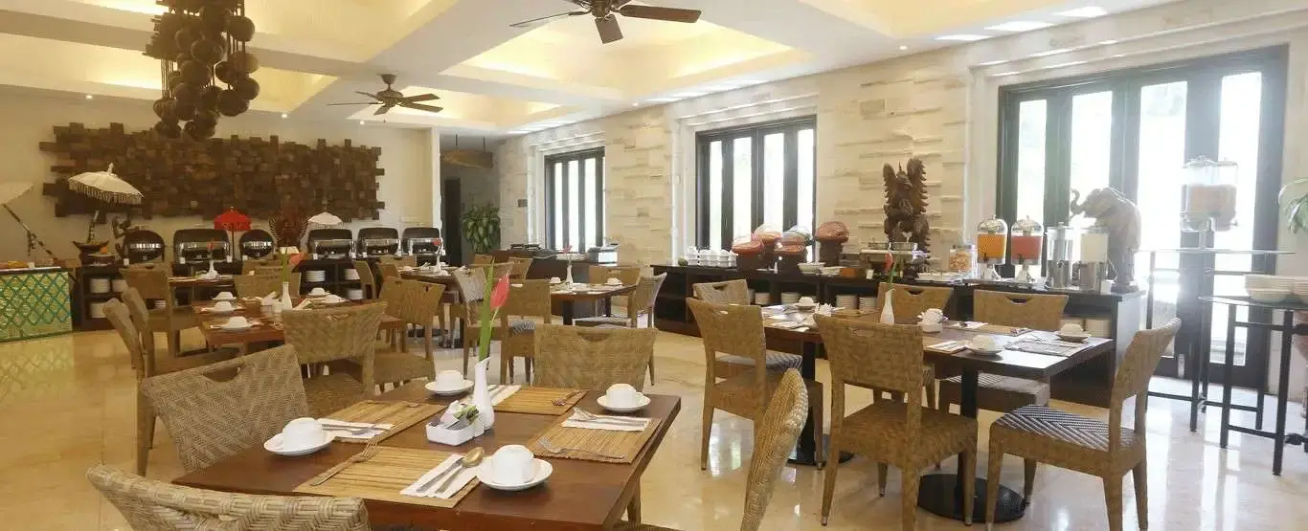 Отель Grand Whiz Nusa Dua