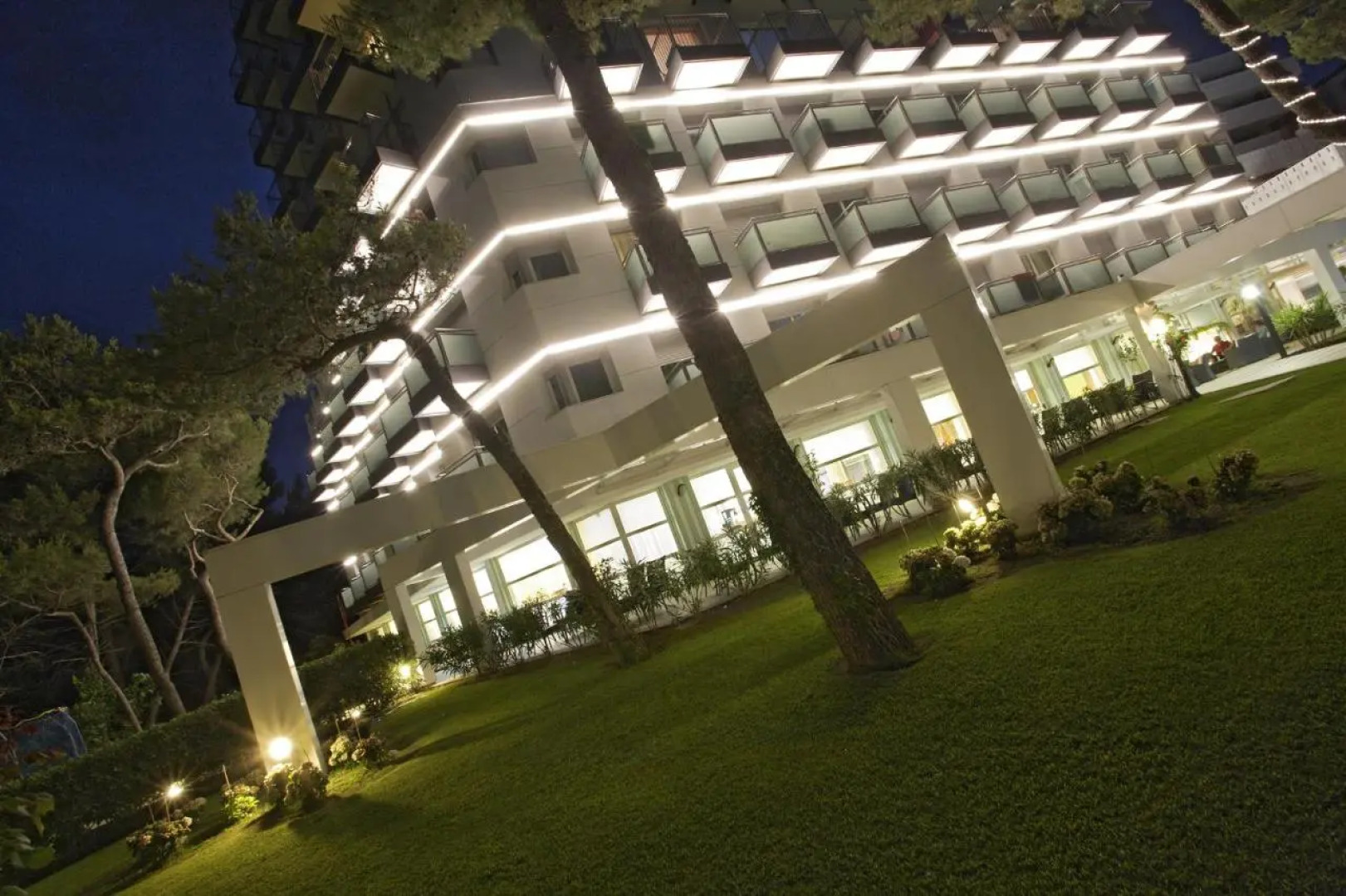 International Beach Hotel