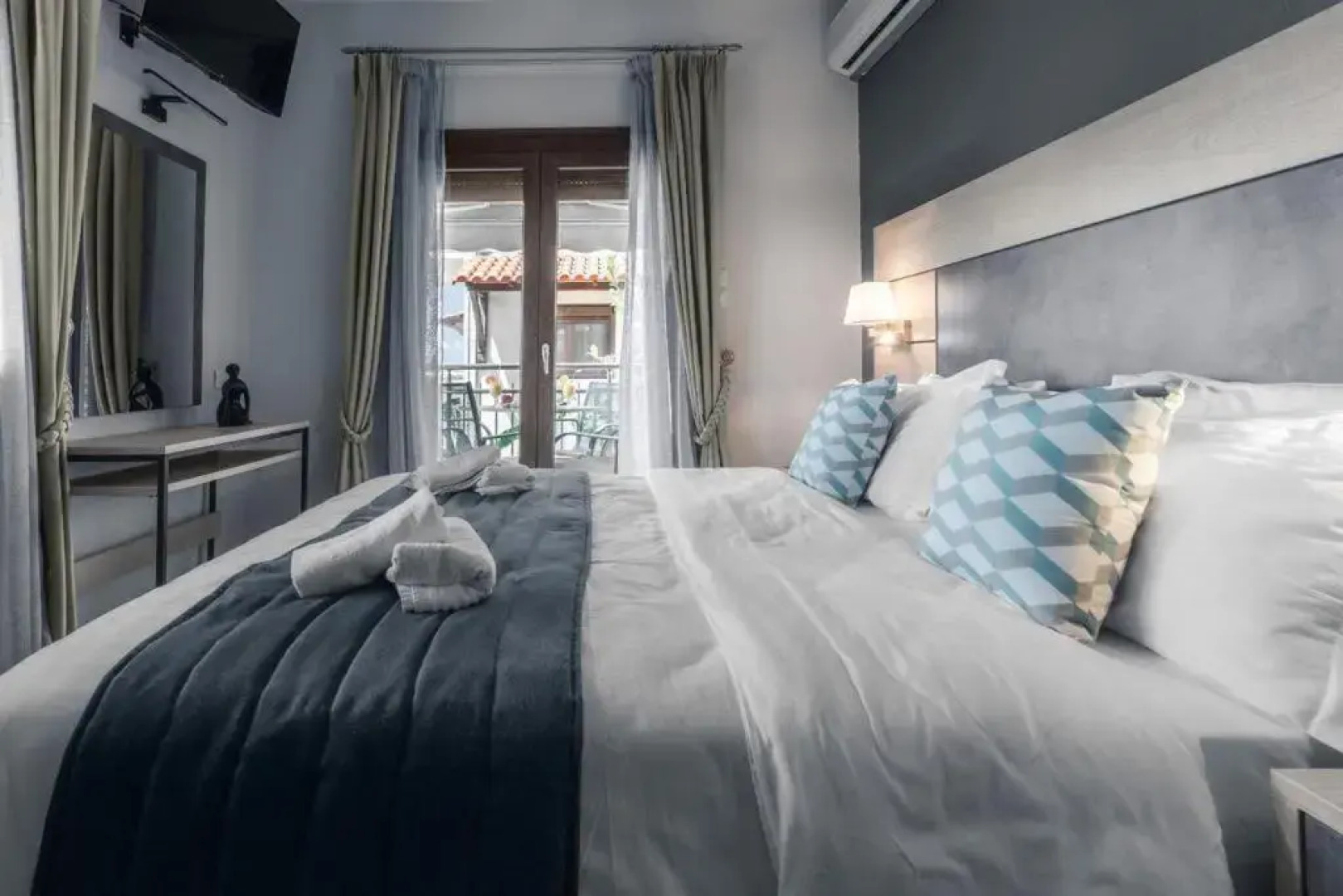 Meliton Inn Hotel & Suites