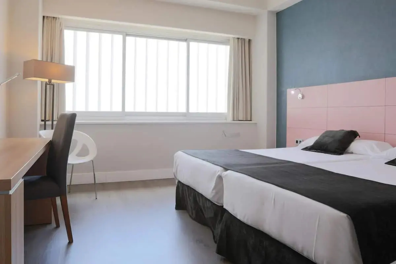 Отель Chamartin The One