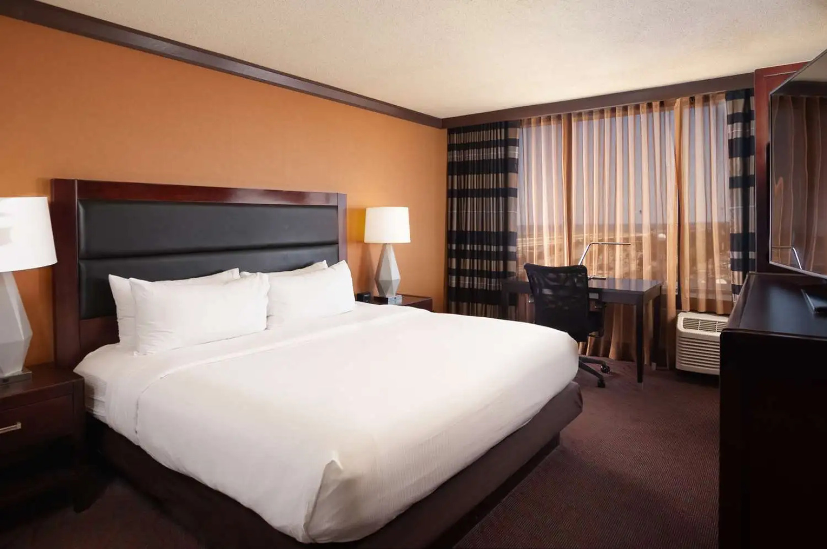 DoubleTree by Hilton Hotel Cleveland Downtown - Lakeside