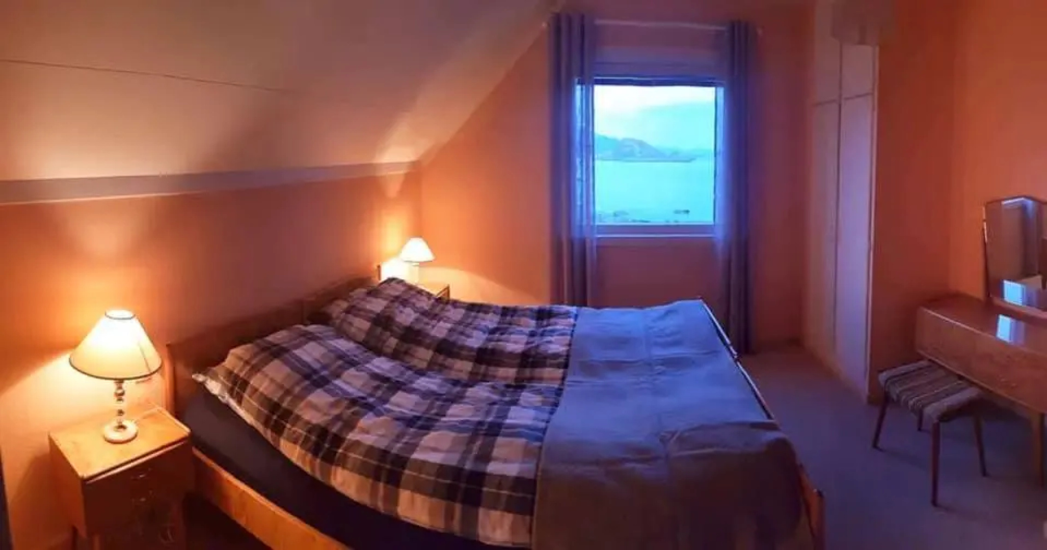 House by the sea Reine, Lofoten