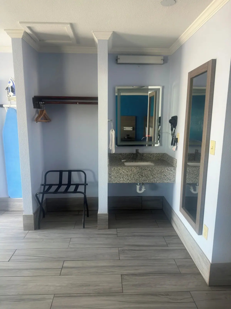 Carrizo Executive Inn