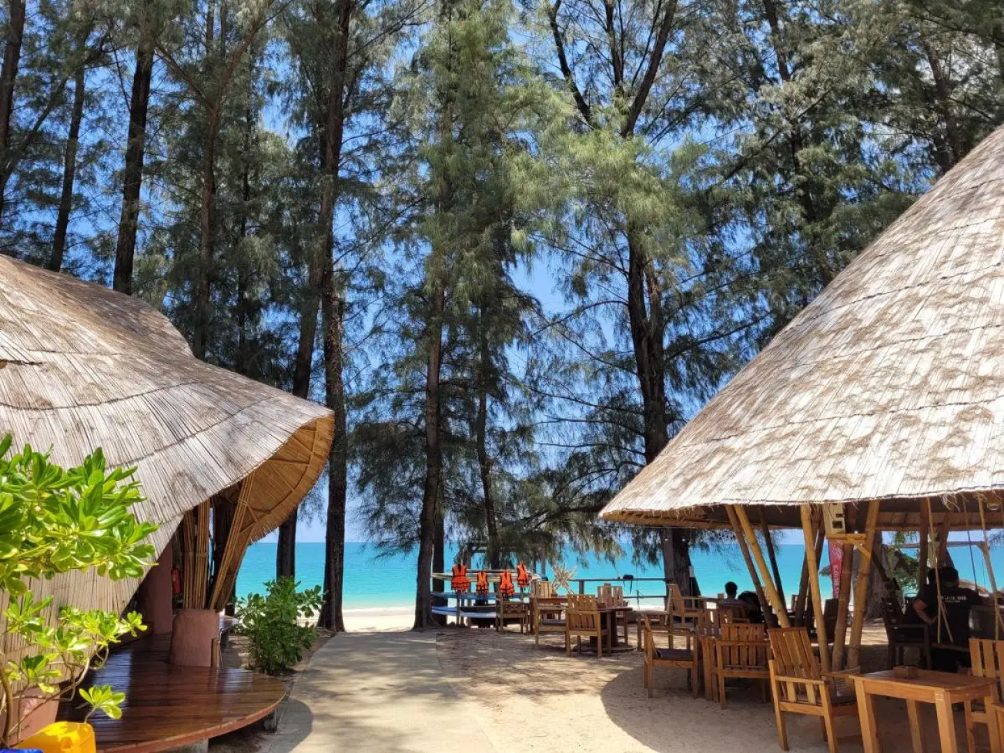 Отель Long Beach Chalet