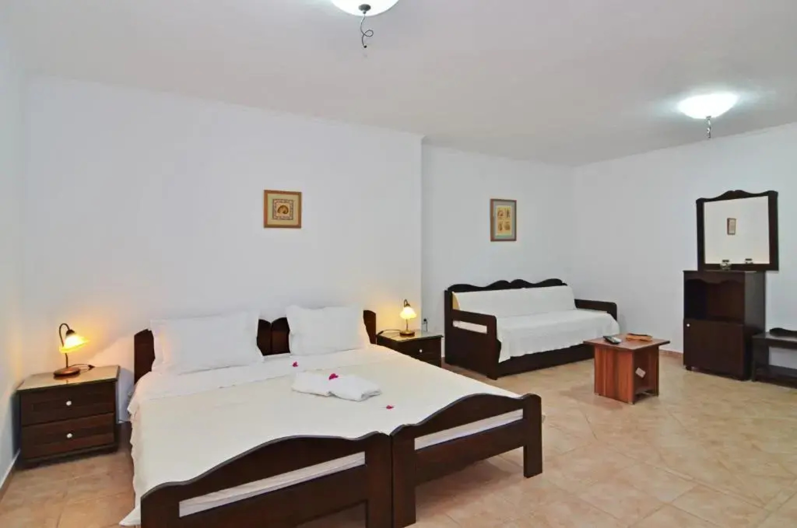 Nikos Sea view apts Milos