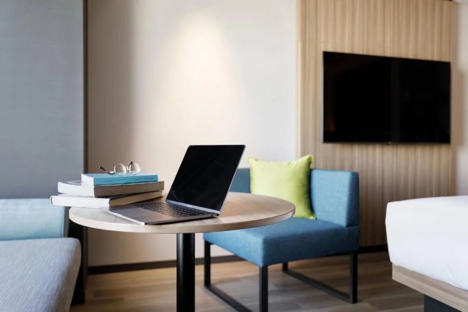 Отель Courtyard Osaka Honmachi by Marriott