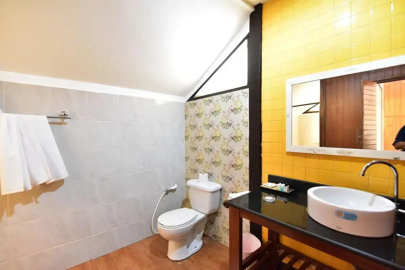 Отель Koh Ngai Thanya Beach Resort