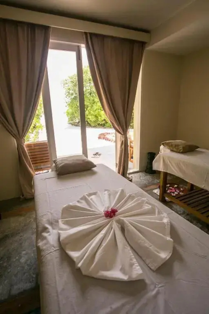 Paradise Hondaafushi Island Resort & Spa