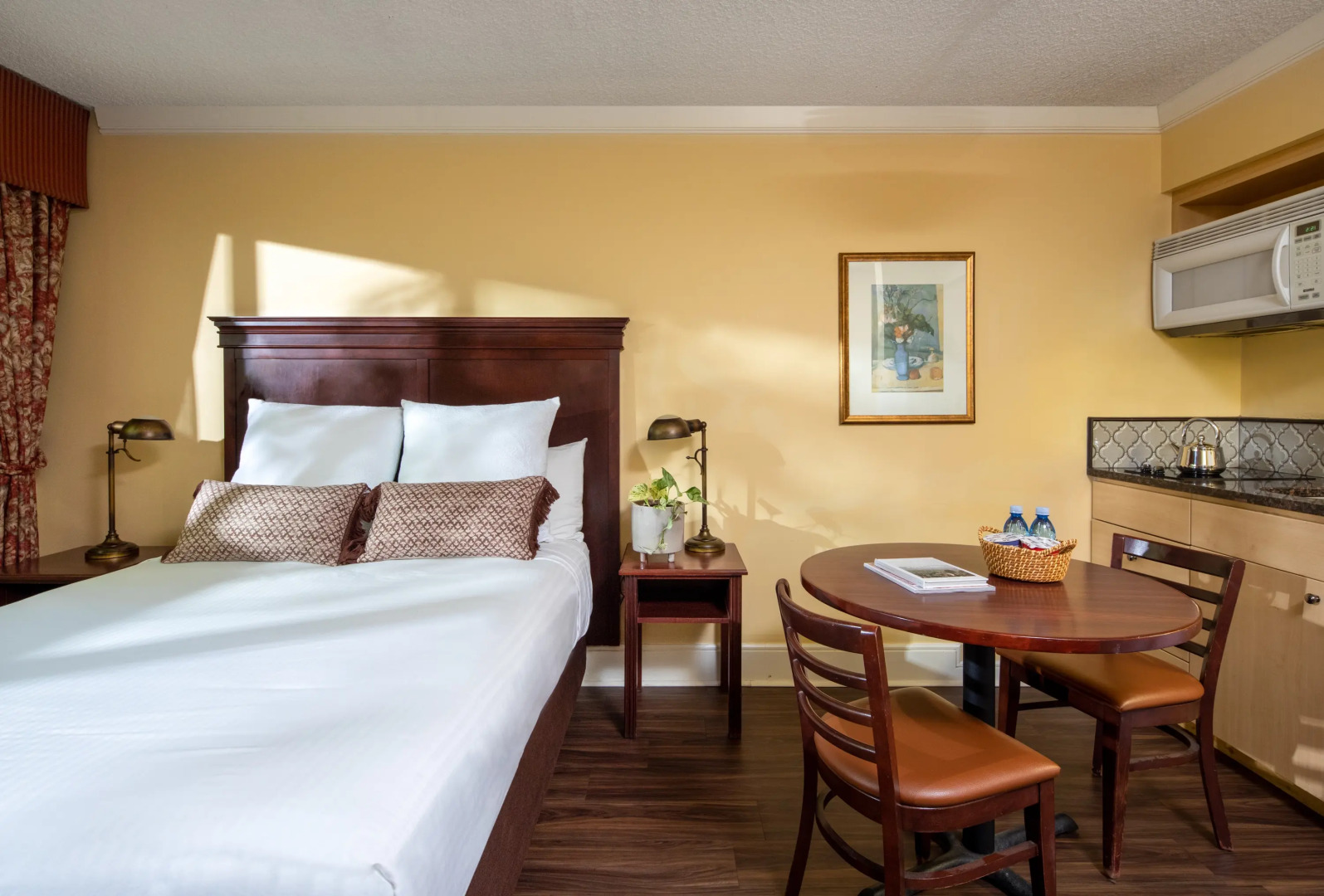 Park Lane Suites and Inn