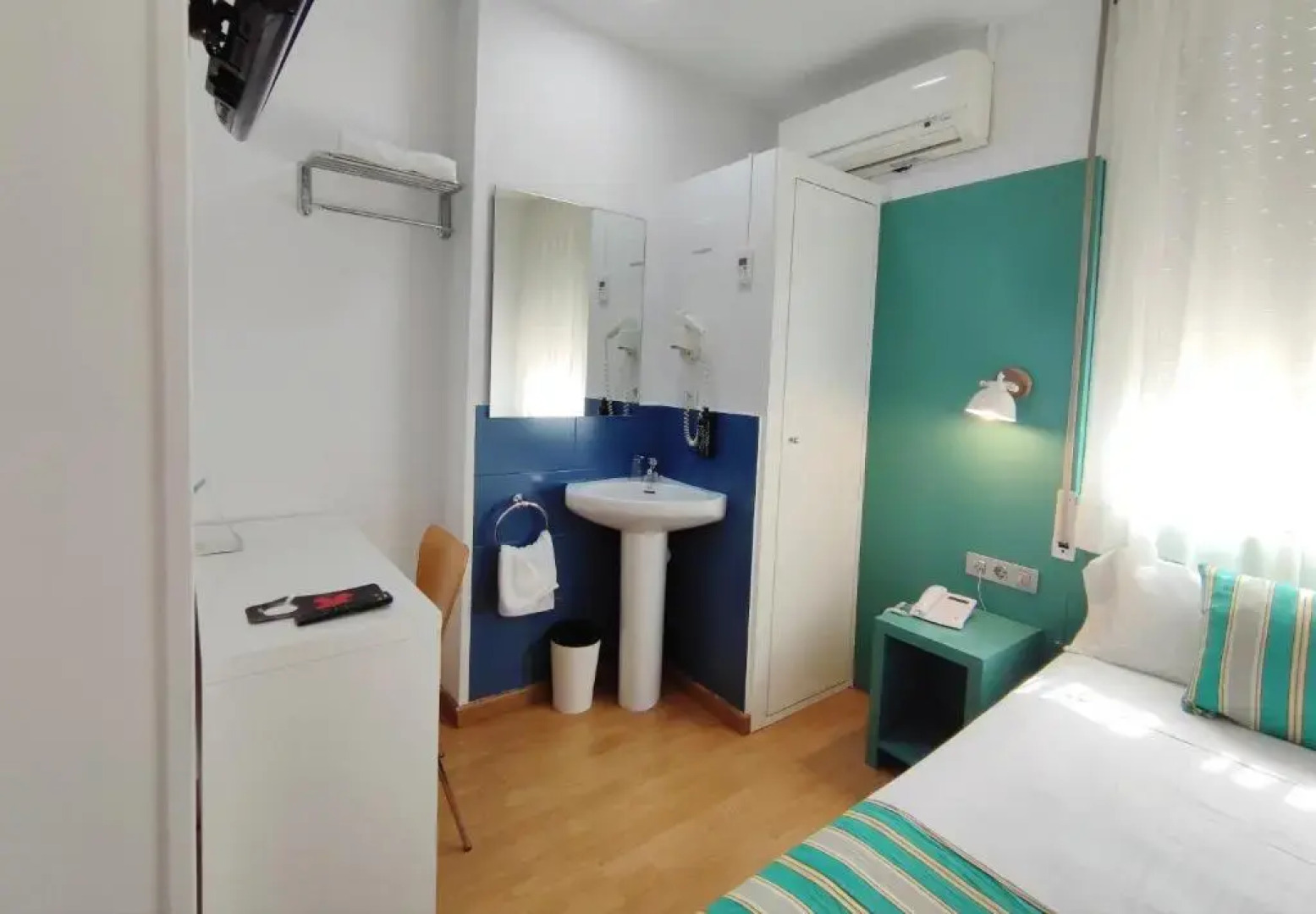 Yomo Hostal BCN Port