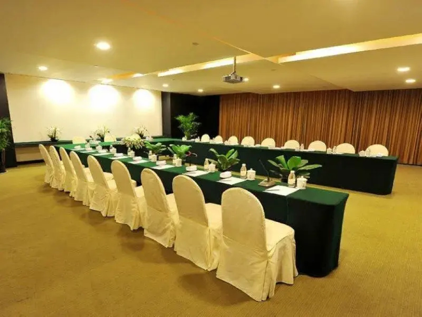 Liyang Hentique Resort & Spa Villa