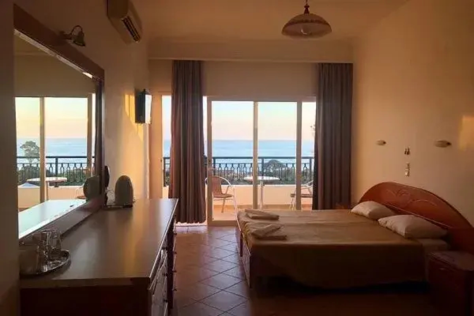 Aloha Hotel