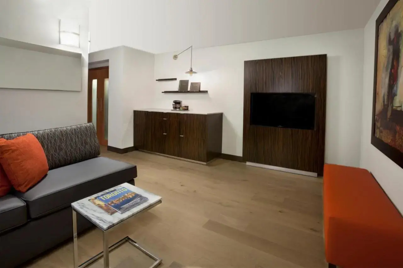 Hilton Toronto Airport Hotel & Suites