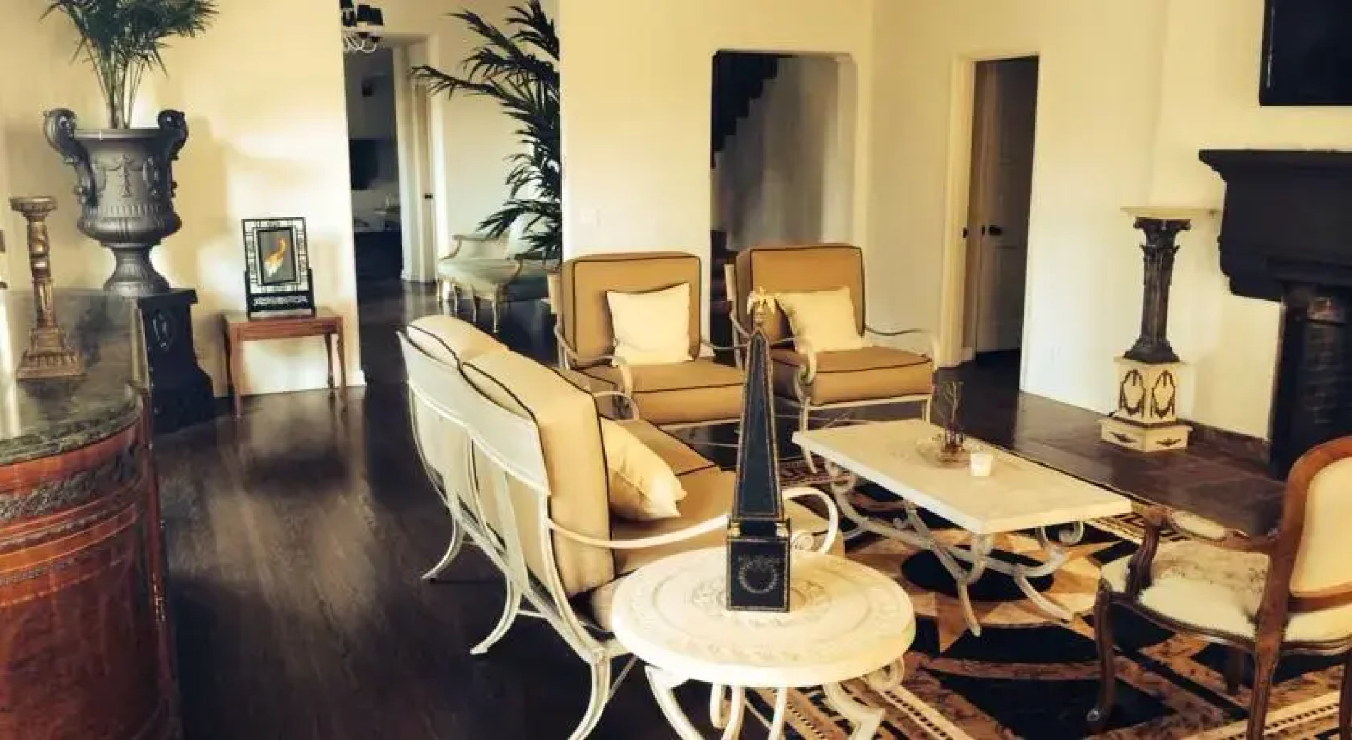 Private Bungalow at 5 Star Resort 2 Rooms Suite