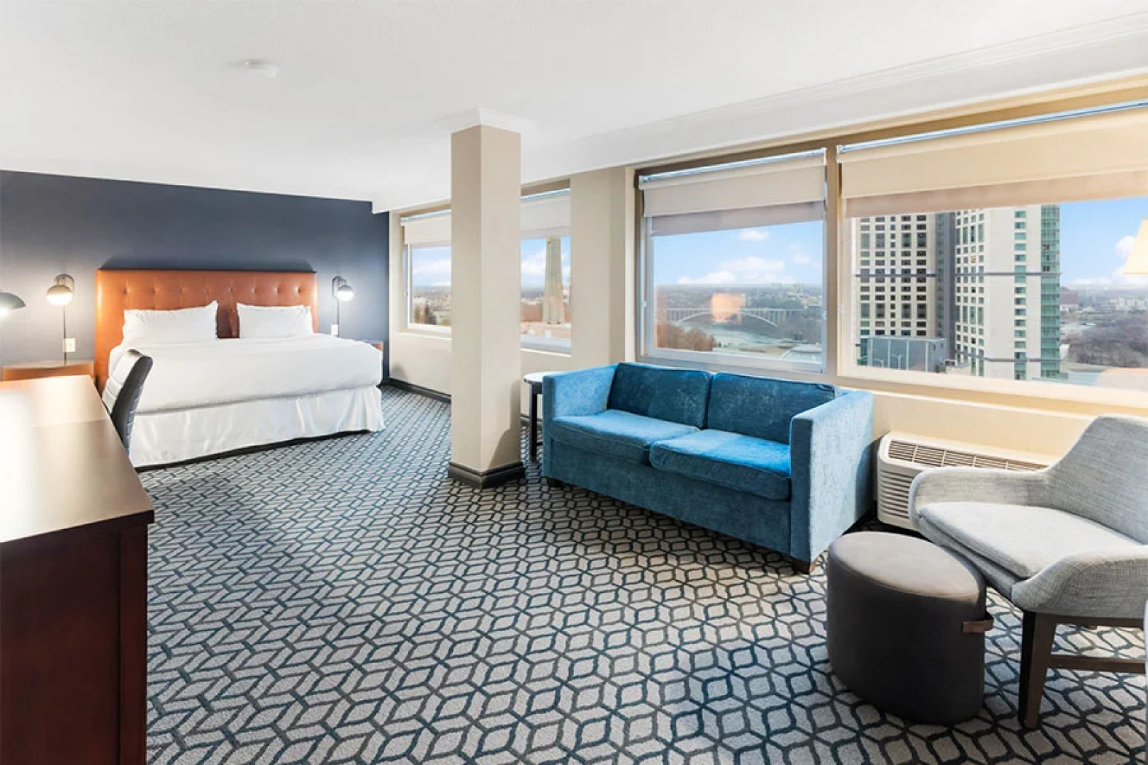 Wyndham Grand Fallsview Hotel