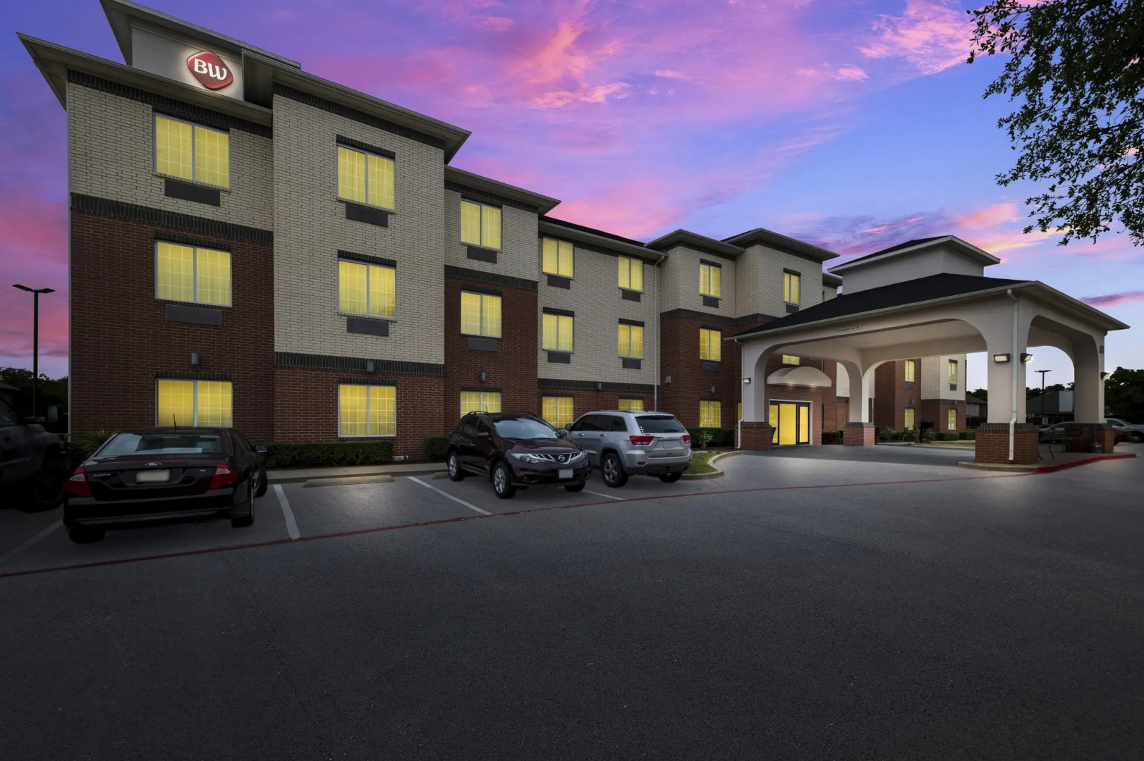 Best Western Plus Lake Dallas Inn & Suites