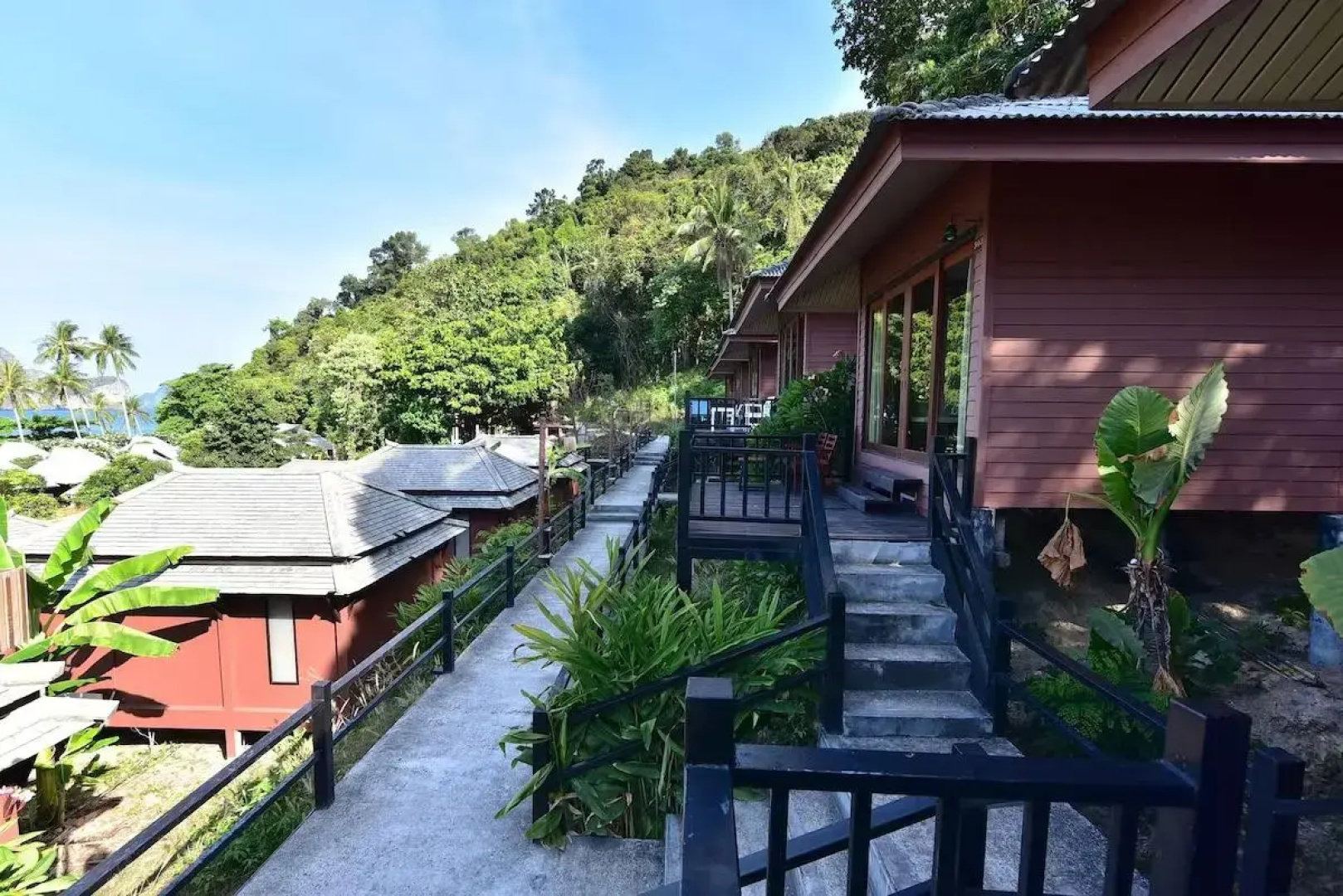 Отель Koh Ngai Thanya Beach Resort