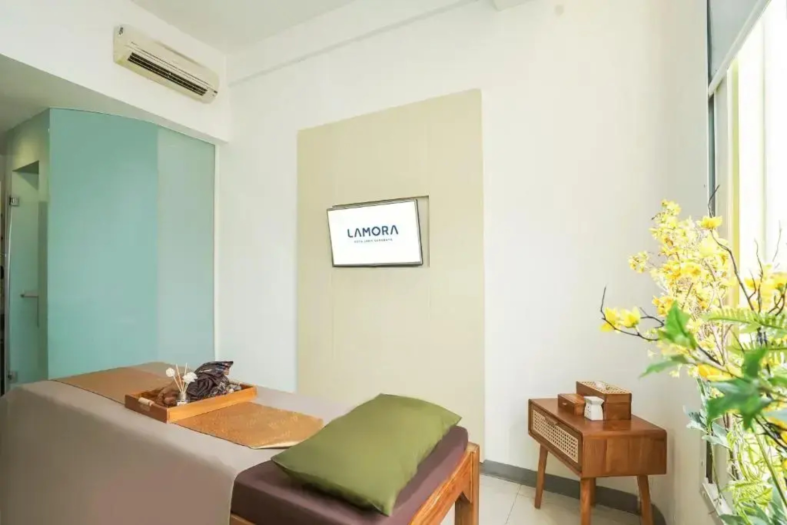 Отель Lamora Kota Lama Surabaya