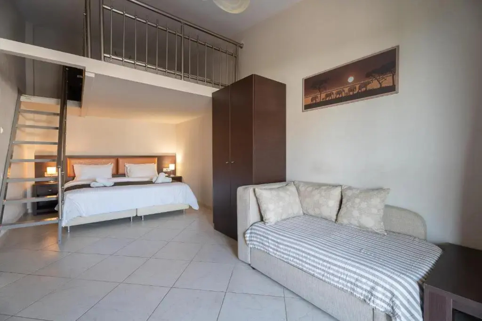 Meliton Inn Hotel & Suites