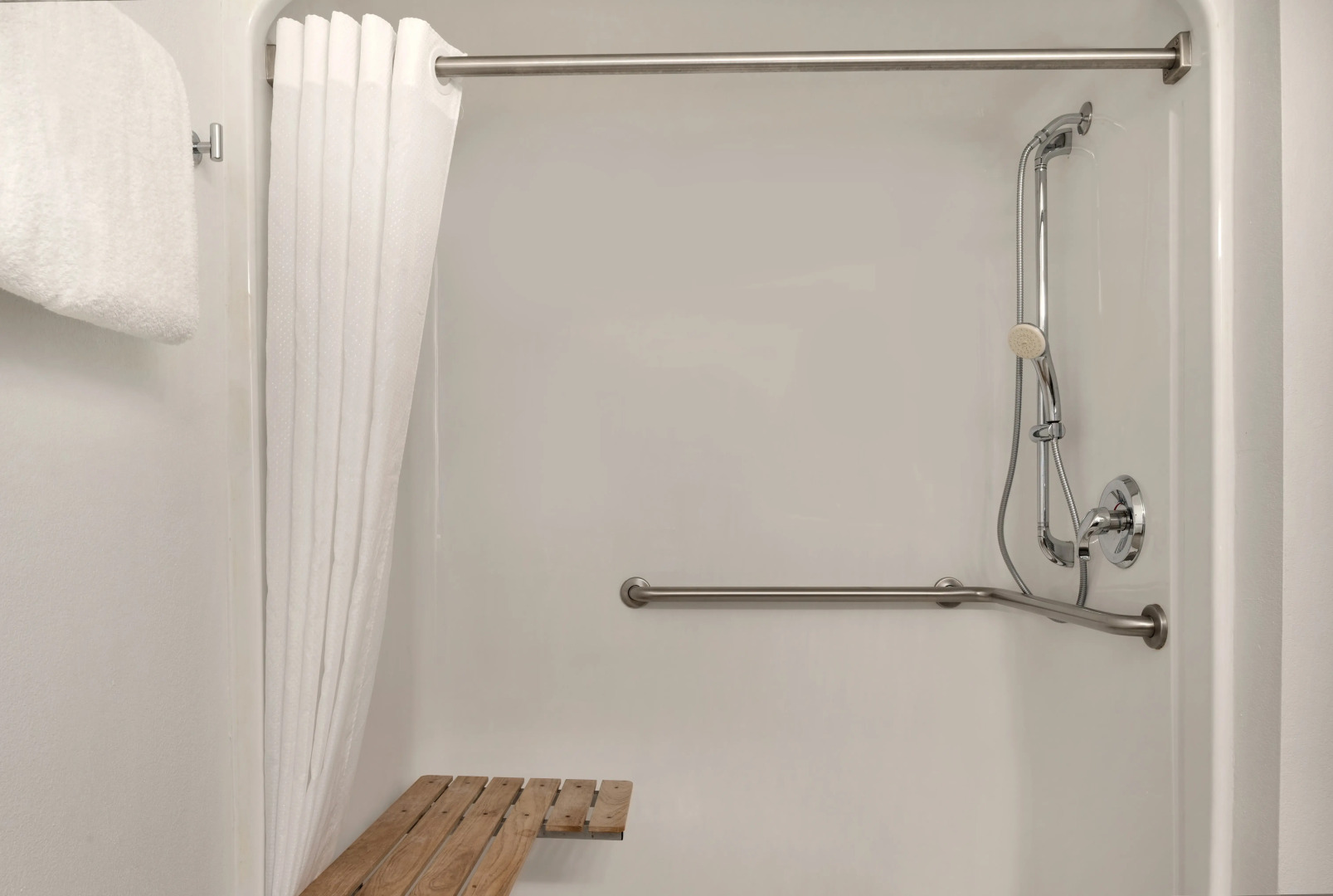 Country Inn & Suites by Radisson, Pella, IA