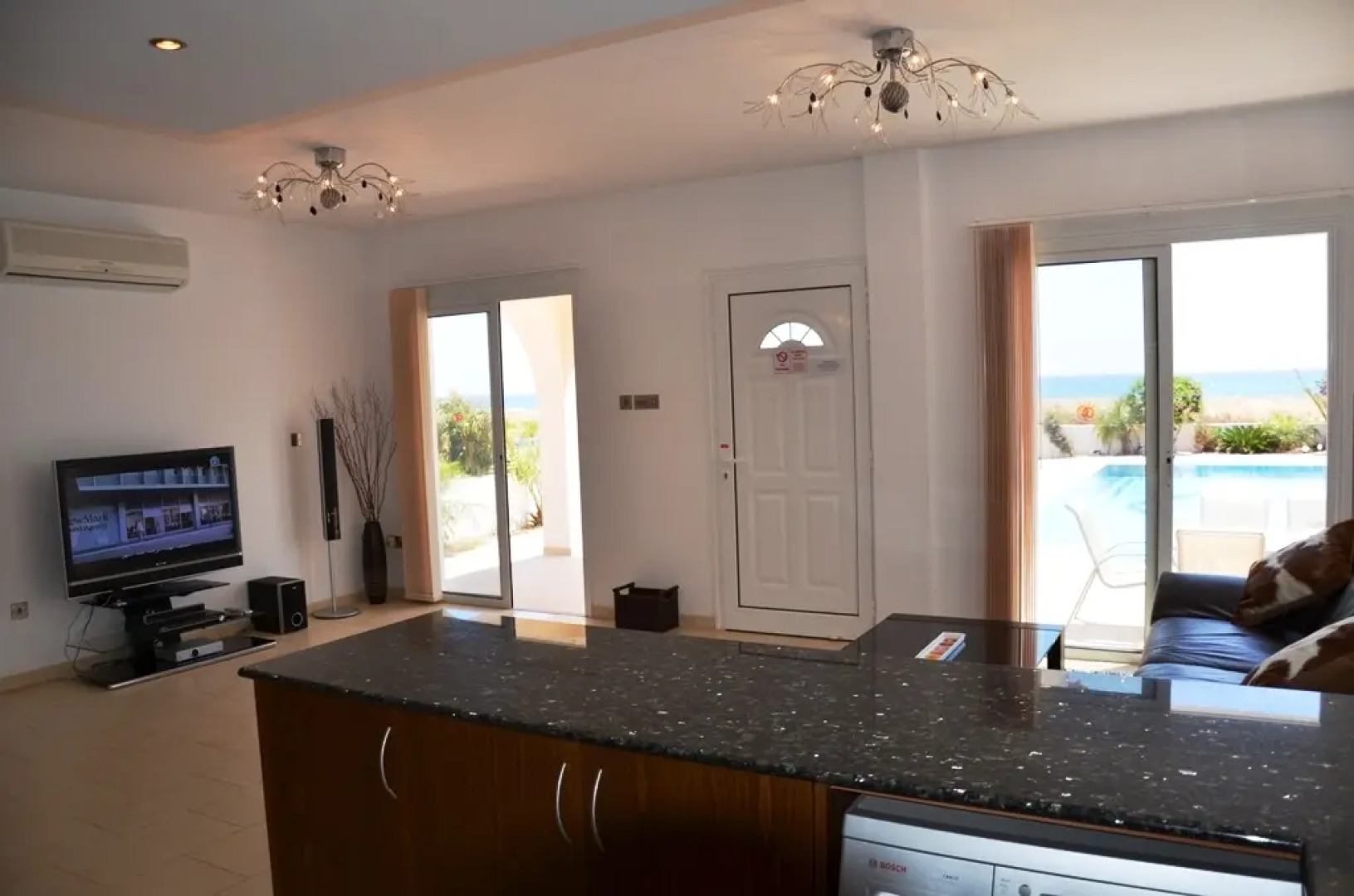 3 Br Villa Sunrise - Chg 8899