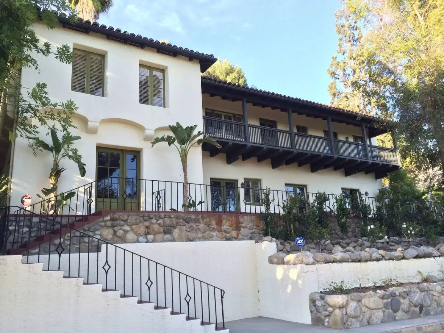 Private Bungalow at 5 Star Resort 2 Rooms Suite